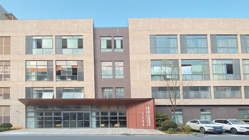 内容矩阵是指通过多种形式、渠道和平台，向用户呈现内容。具体包括：